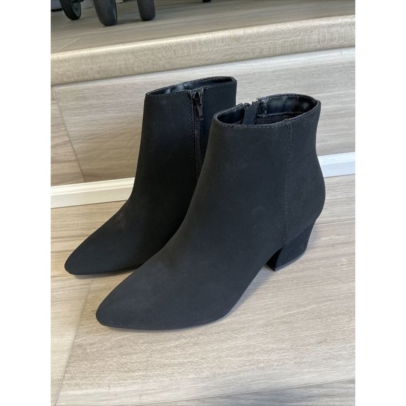 Women’s Soda Zip Up Ankle Boots size 6.5 Black Suede Mint Condition‎ - Picture 2 of 10